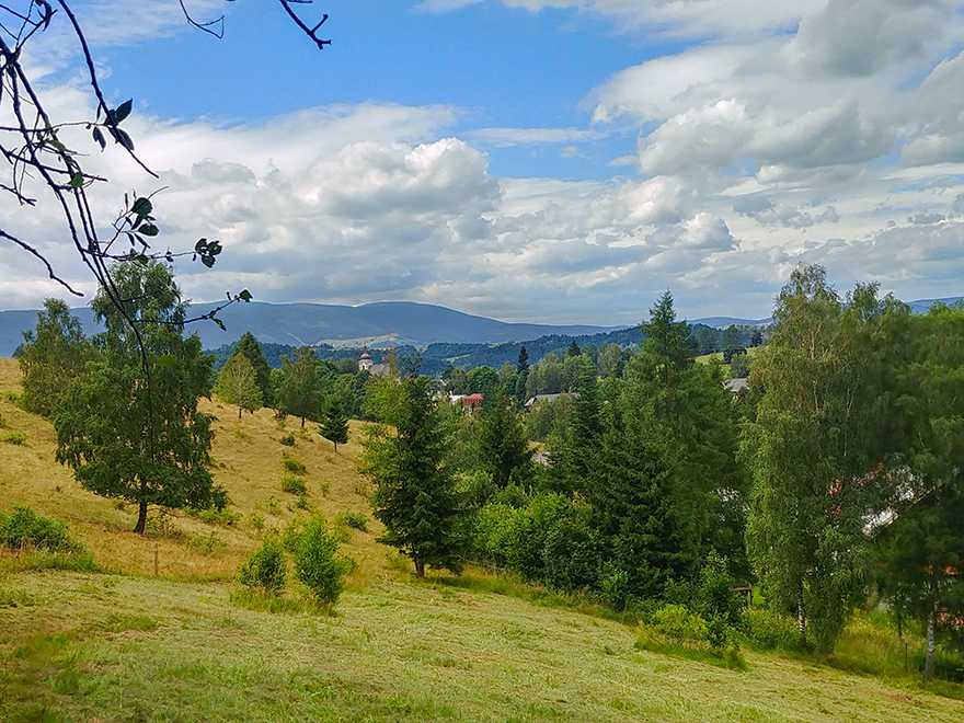 Pohled ze stavebniho pozemku na Puste Zibridovice